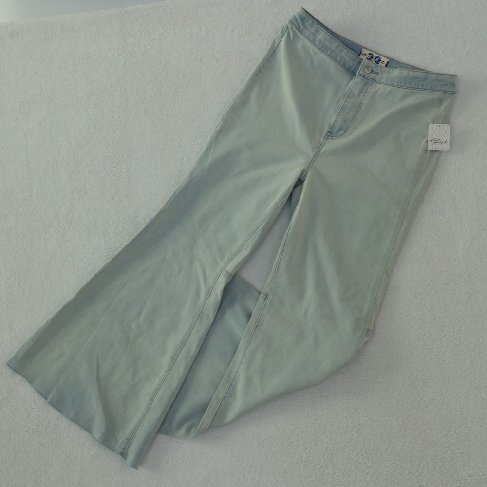 Free People Youthquake Jeans Women's 29 Light Blue Cropped Flare Stretch NWT $78